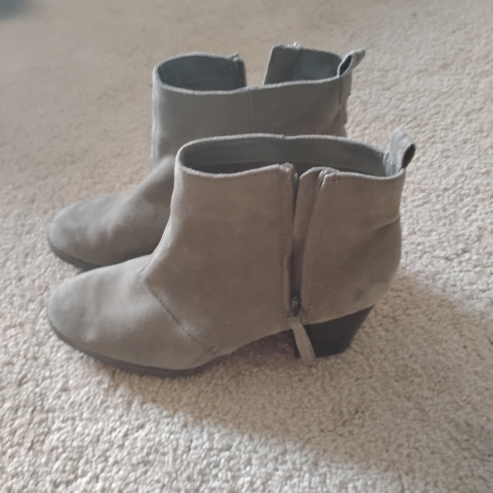 Old Navy Taupe Ankle Boots for Women